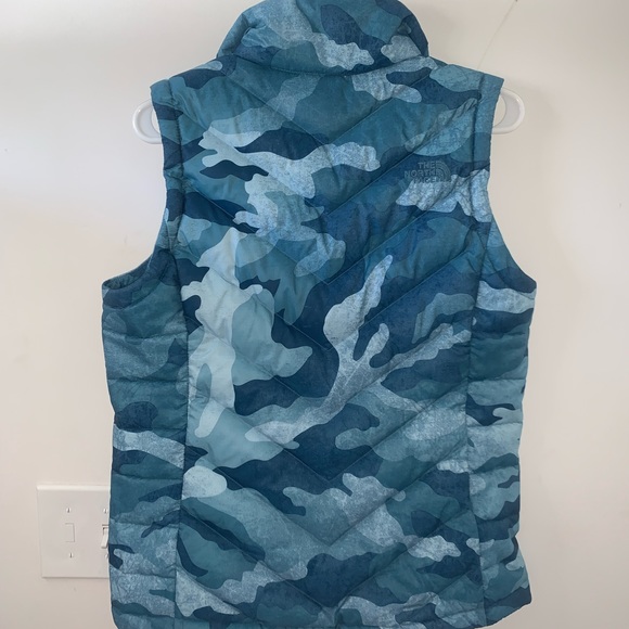 The North Face Blue Cameo Womens Puffer Vest - Picture 2 of 10